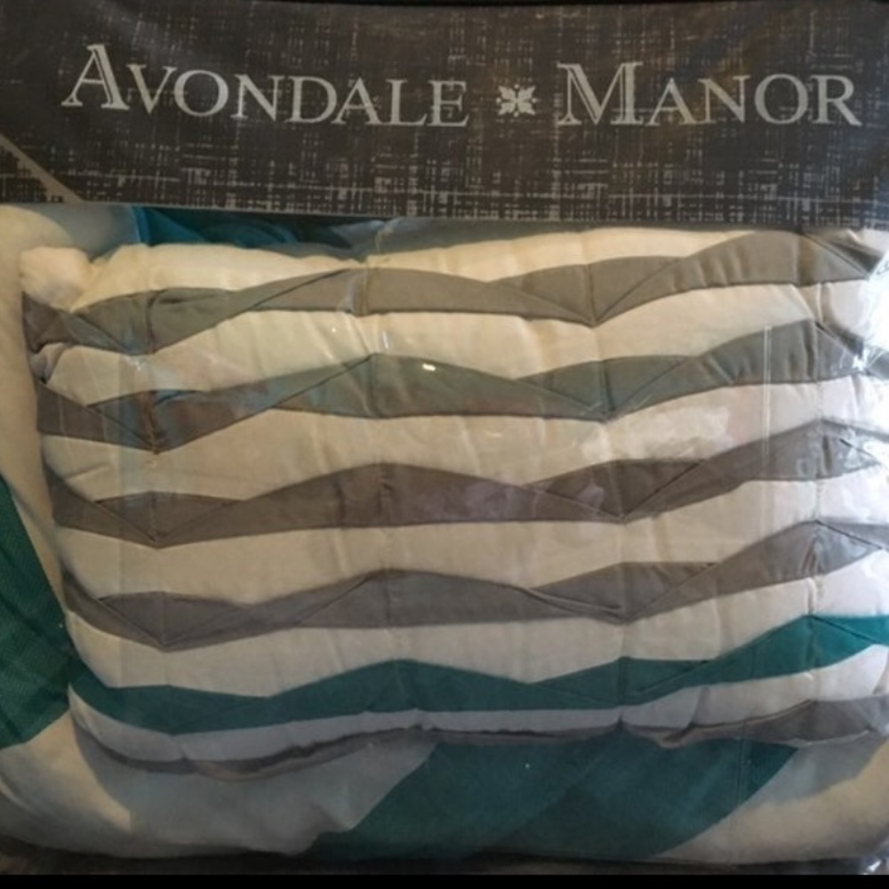 Dorm Bedding (TwinXL), Reversible w/pillow